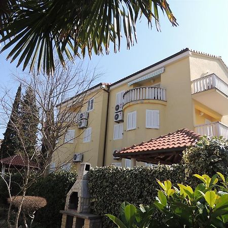 Apartment Mirela Malinska Exterior foto